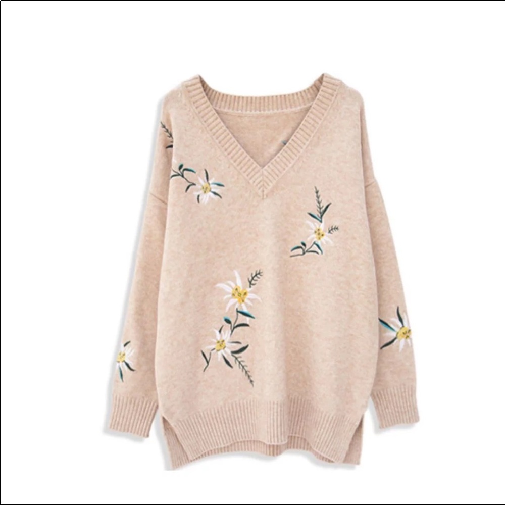 🆕🦋💕🌈New embroidered floral sweater